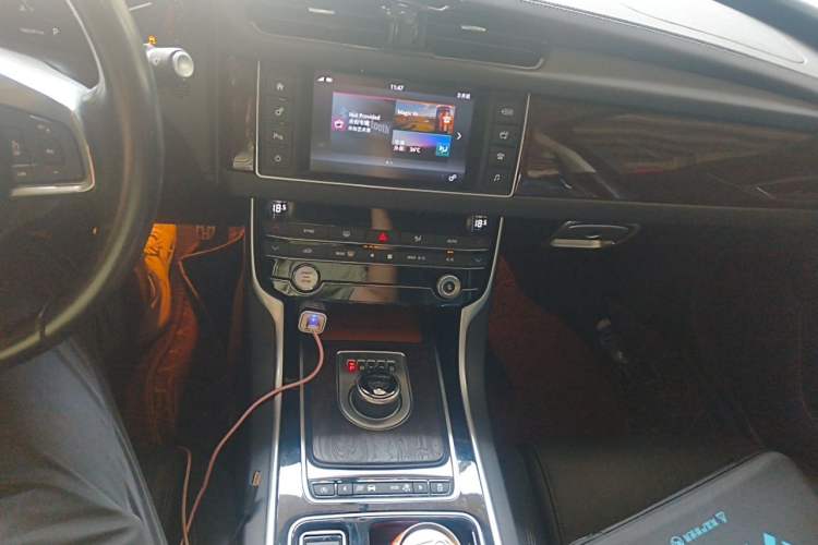 Used Jaguar XFL 2017 XFL 2.0T 200PS Windflower Edition Audio And AC Panel