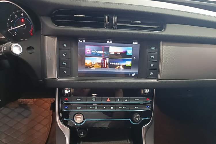 Used Jaguar XFL 2017 XFL 2.0T 200PS Elite Edition Audio And AC Panel