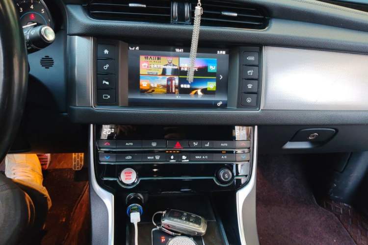Used Jaguar XFL 2017 XFL 2.0T 240PS Luxury Edition Audio And AC Panel