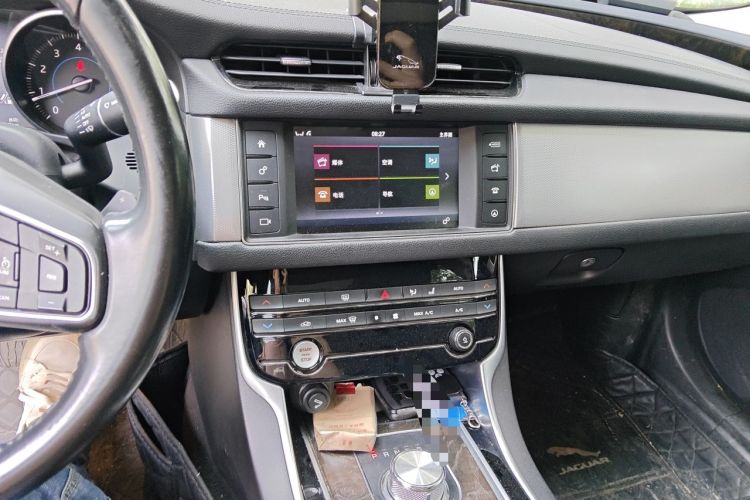 Used Jaguar XFL 2017 XFL 2.0T 240PS Luxury Edition Audio And AC Panel