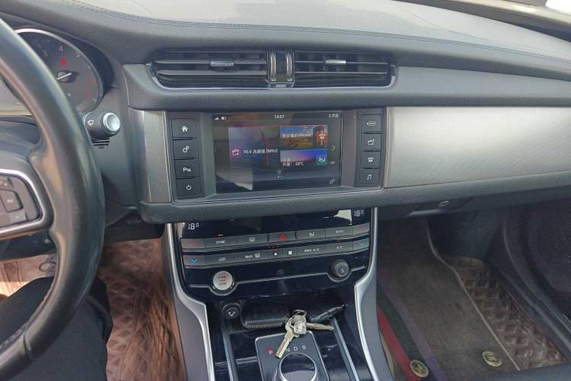 Used Jaguar XFL 2017 XFL 2.0T 200PS Windflower Edition Audio And AC Panel