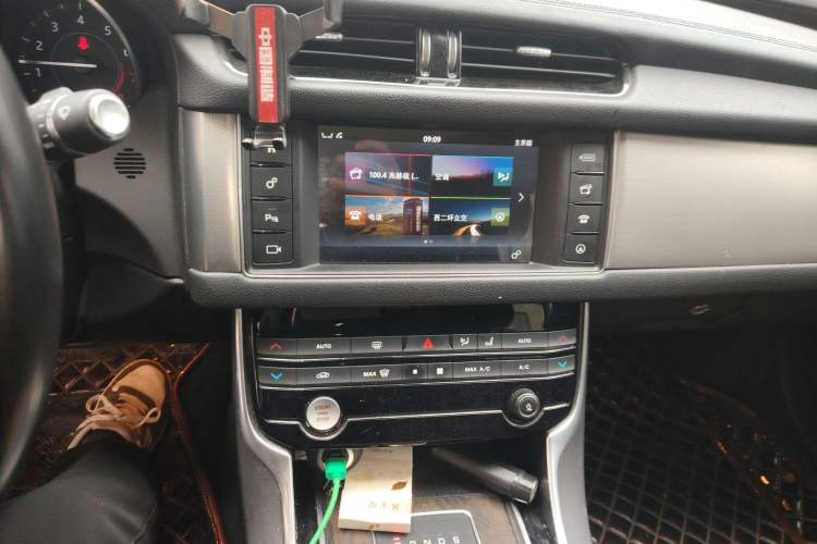 Used Jaguar XFL 2017 XFL 2.0T 240PS Luxury Edition Audio And AC Panel
