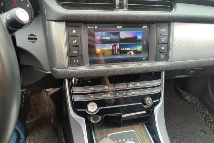 Used Jaguar XFL 2017 XFL 2.0T 240PS Luxury Edition Audio And AC Panel