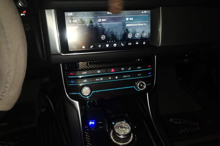 Used Jaguar XFL 2017 XFL 2.0T 200PS Luxury Edition Audio And AC Panel