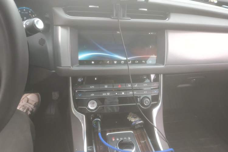 Used Jaguar XFL 2017 XFL 2.0T 240PS Luxury Edition Audio And AC Panel