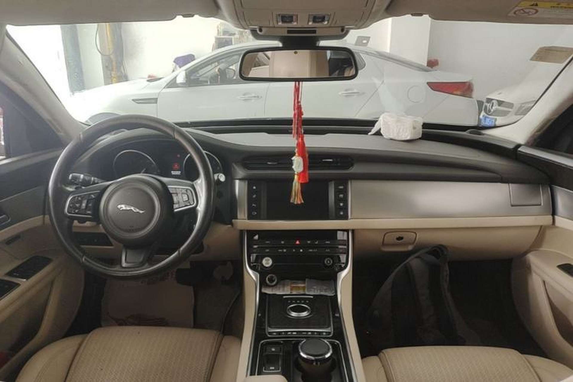 Used Jaguar XFL 2017 XFL 2.0T 200PS Luxury Edition Center Console