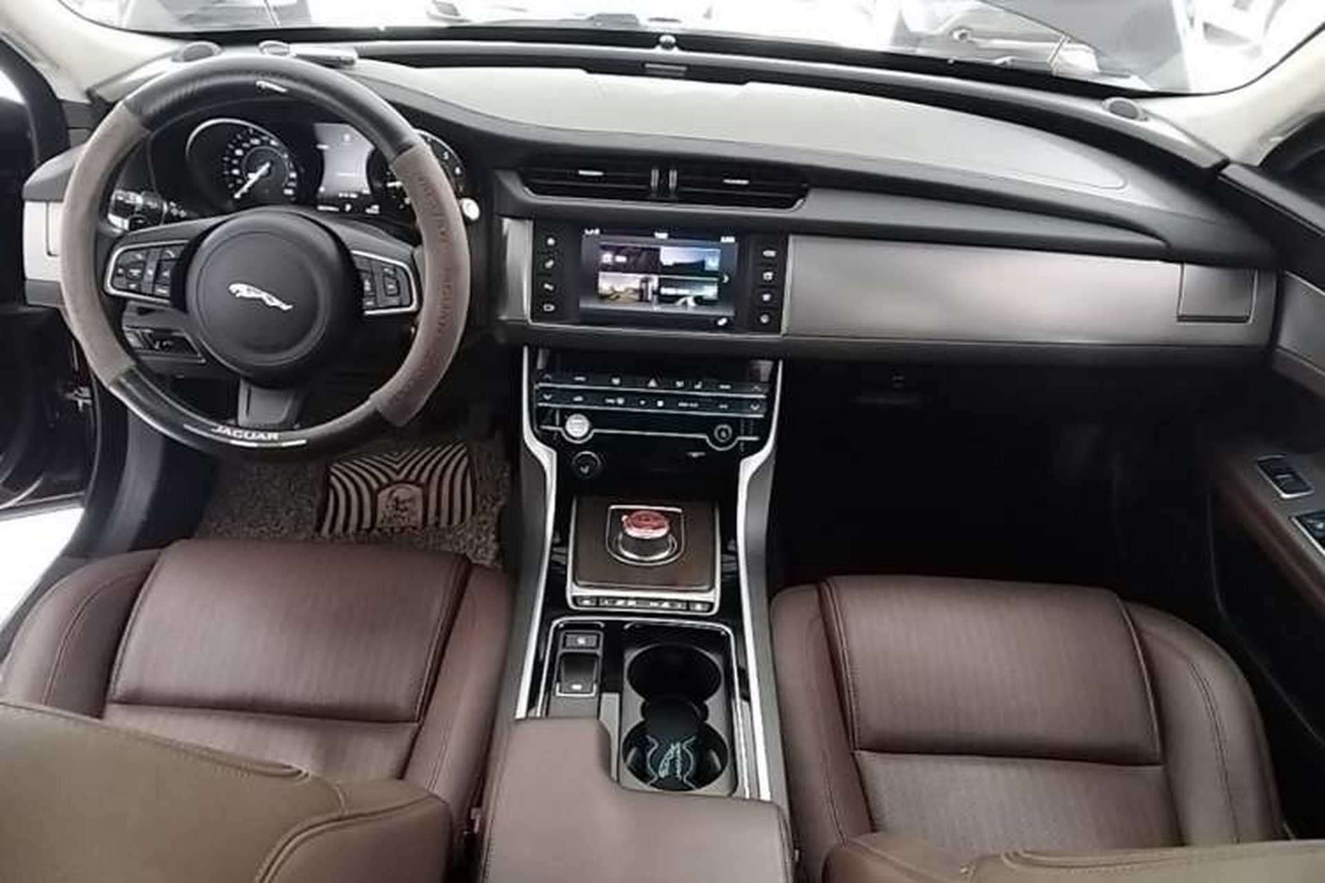 Used Jaguar XFL 2017 XFL 2.0T 240PS Luxury Edition Center Console