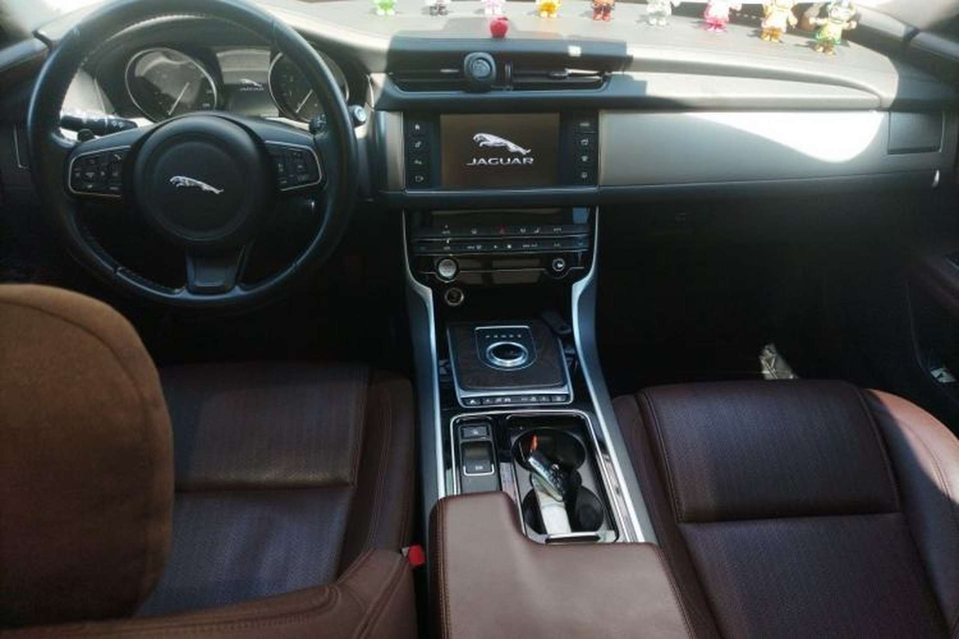 Used Jaguar XFL 2017 XFL 2.0T 240PS Luxury Edition Center Console