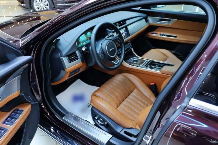 Used Jaguar XFL 2017 XFL 2.0T 240PS Luxury Edition Driver Seat