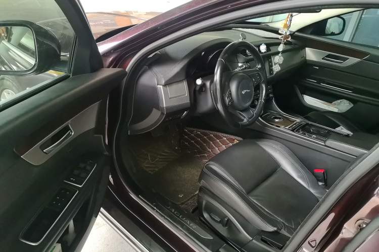 Used Jaguar XFL 2017 XFL 2.0T 200PS Elite Edition Driver Seat