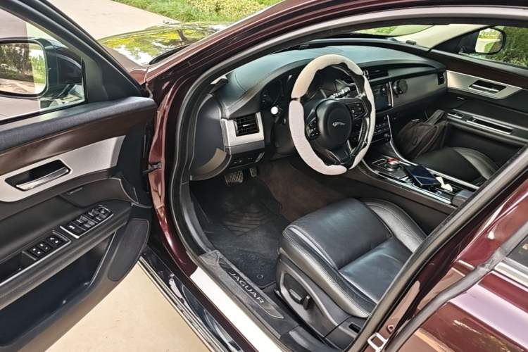 Used Jaguar XFL 2017 XFL 2.0T 200PS Elite Edition Driver Seat