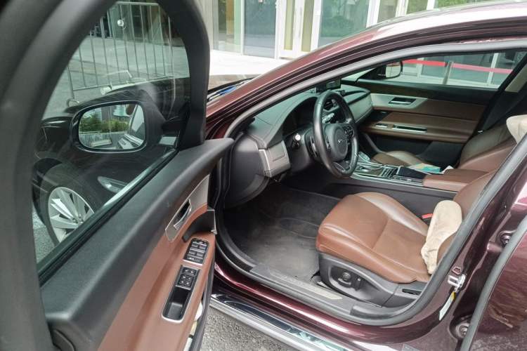 Used Jaguar XFL 2017 XFL 2.0T 240PS Premium Edition Driver Seat