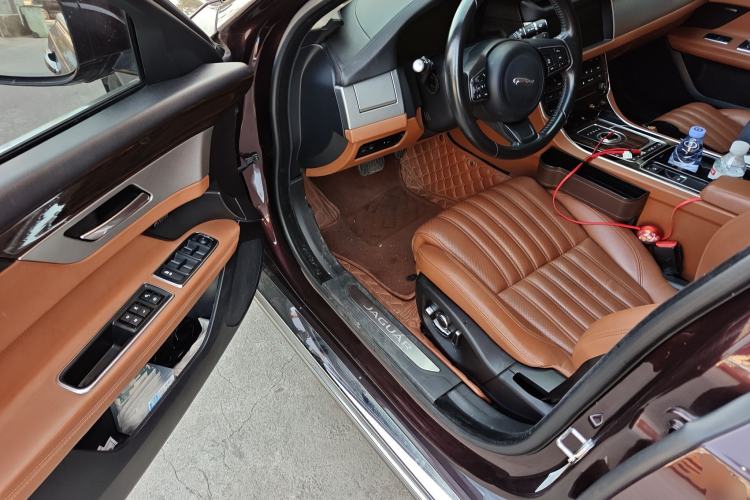 Used Jaguar XFL 2017 XFL 3.0 SC 340 PS Luxury Edition Driver Seat