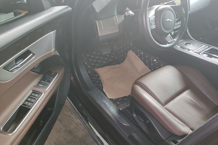 Used Jaguar XFL 2017 XFL 2.0T 240PS Luxury Edition Driver Seat