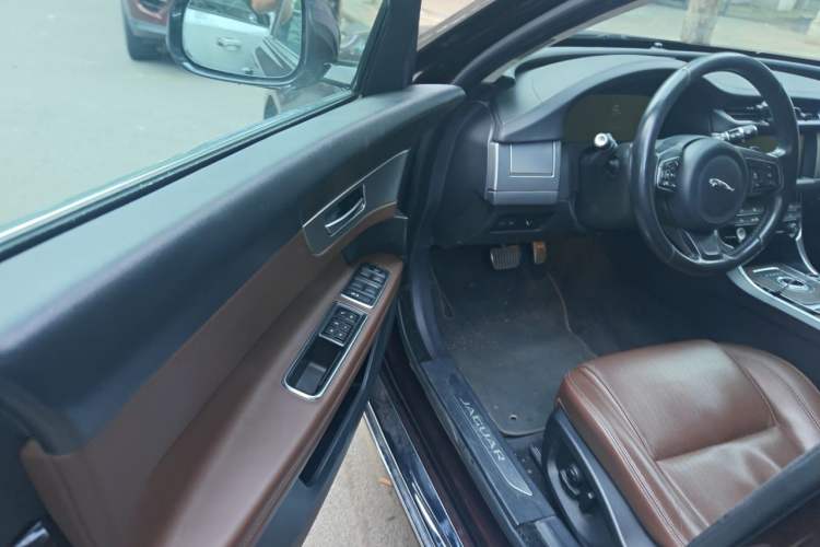 Used Jaguar XFL 2017 XFL 2.0T 240PS Premium Edition Driver Seat