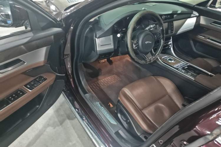 Used Jaguar XFL 2017 XFL 2.0T 240PS Luxury Edition Driver Seat