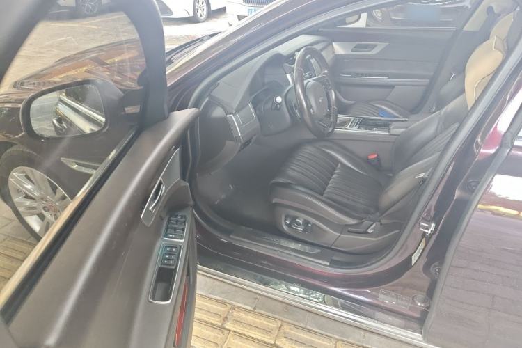 Used Jaguar XFL 2017 XFL 3.0 SC 340 PS Luxury Edition Driver Seat