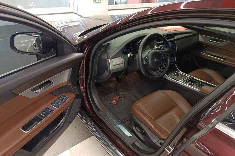 Used Jaguar XFL 2017 XFL 2.0T 240PS Luxury Edition Driver Seat