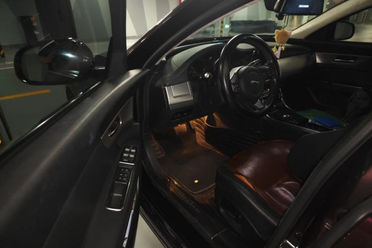 Used Jaguar XFL 2017 XFL 2.0T 200PS Luxury Edition Driver Seat