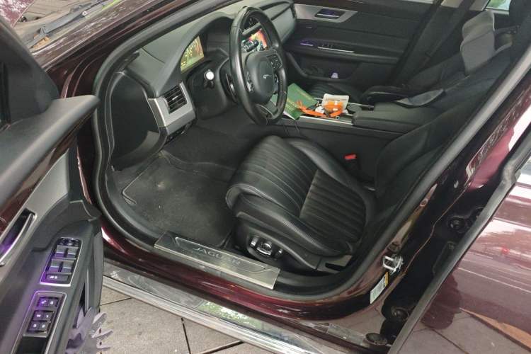 Used Jaguar XFL 2017 XFL 3.0 SC 340 PS Luxury Edition Driver Seat