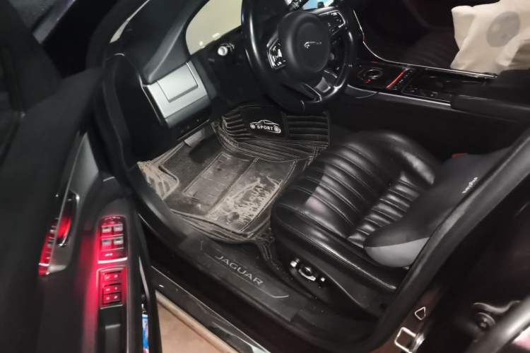Used Jaguar XFL 2017 XFL 2.0T 240PS Luxury Edition Driver Seat