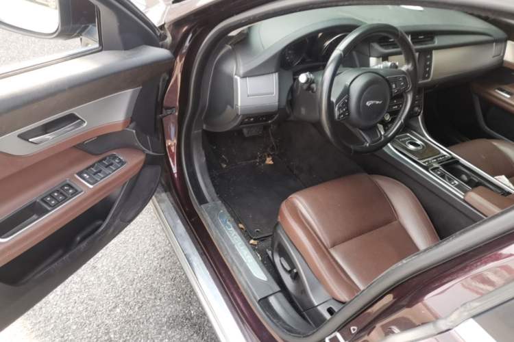 Used Jaguar XFL 2017 XFL 2.0T 200PS Luxury Edition Driver Seat
