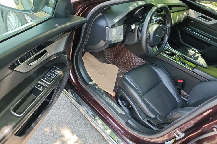 Used Jaguar XFL 2017 XFL 2.0T 200PS Windflower Edition Driver Seat