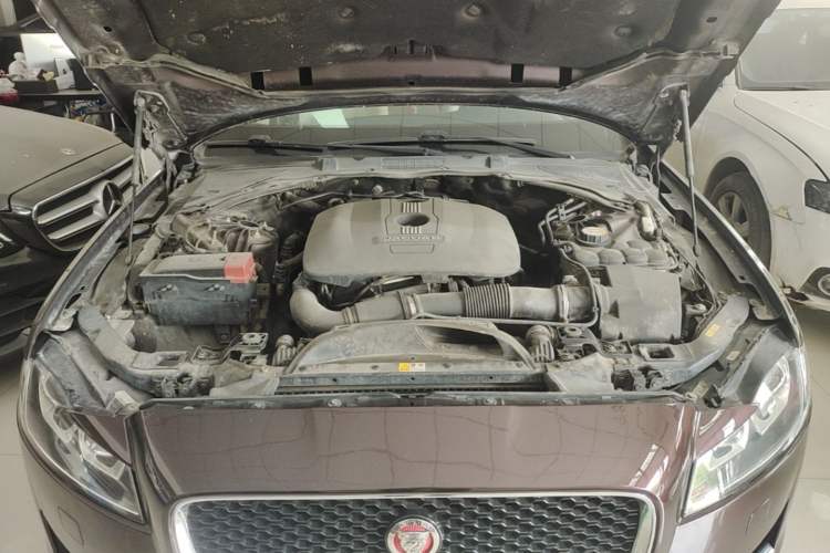 Used Jaguar XFL 2017 XFL 2.0T 200PS Luxury Edition Engine Bay