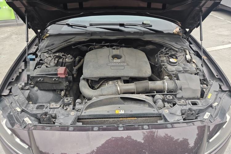 Used Jaguar XFL 2017 XFL 2.0T 200PS Windflower Edition Engine Bay