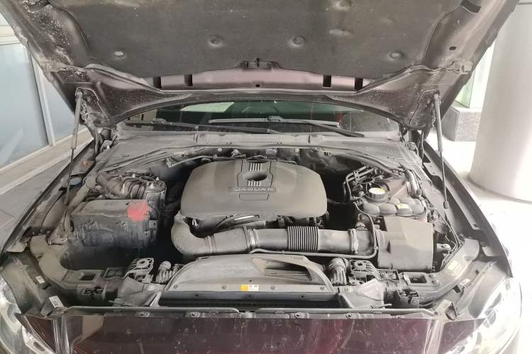 Used Jaguar XFL 2017 XFL 2.0T 200PS Elite Edition Engine Bay