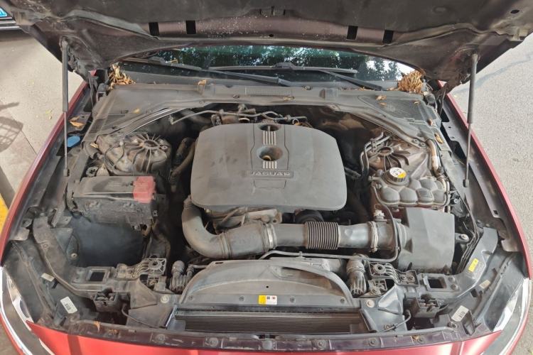 Used Jaguar XFL 2017 XFL 2.0T 200PS Windflower Edition Engine Bay