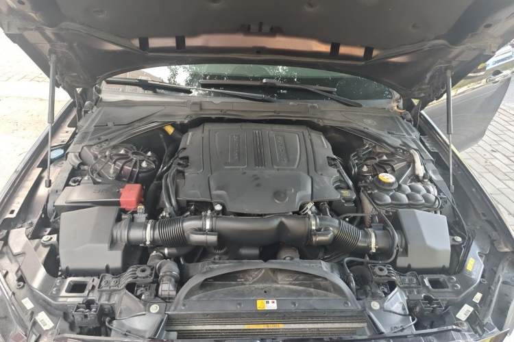Used Jaguar XFL 2017 XFL 3.0 SC 340 PS Luxury Edition Engine Bay