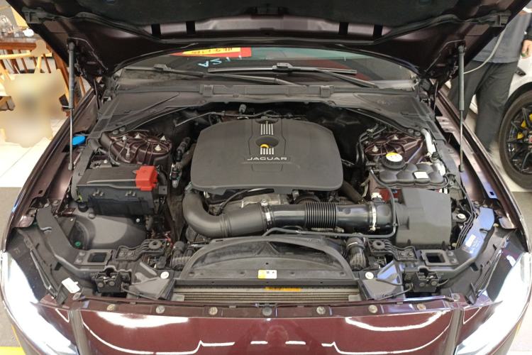 Used Jaguar XFL 2017 XFL 2.0T 240PS Luxury Edition Engine Bay