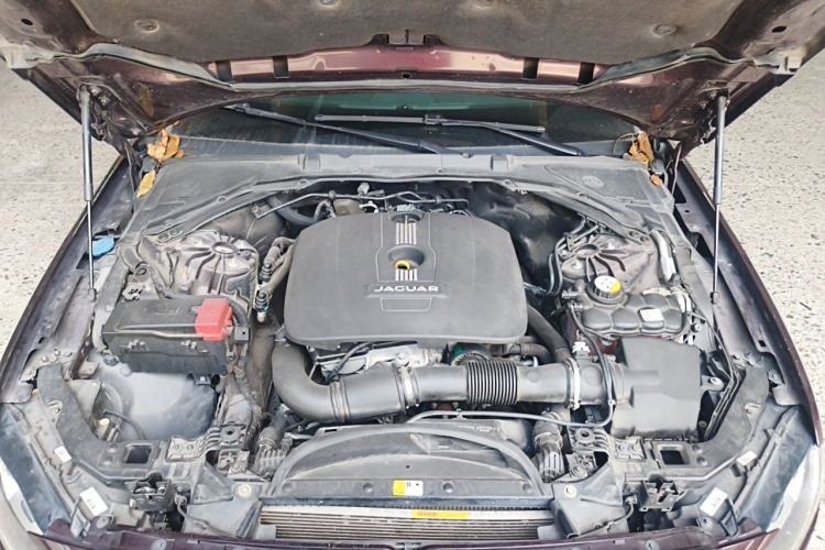 Used Jaguar XFL 2017 XFL 2.0T 200PS Windflower Edition Engine Bay