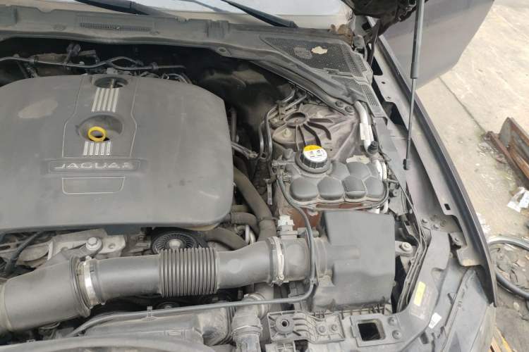 Used Jaguar XFL 2017 XFL 2.0T 200PS Windflower Edition Engine Bay Left