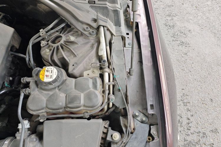 Used Jaguar XFL 2017 XFL 2.0T 240PS Premium Edition Engine Bay Left