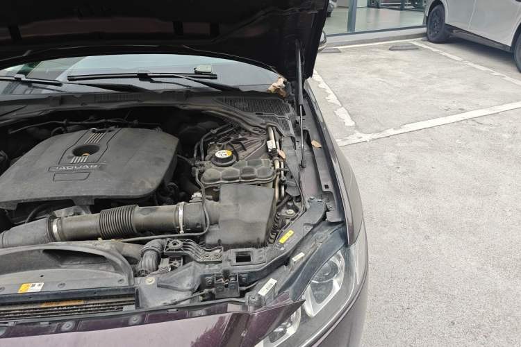 Used Jaguar XFL 2017 XFL 2.0T 200PS Windflower Edition Engine Bay Left