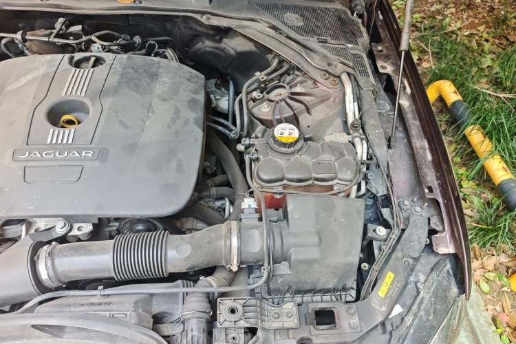 Used Jaguar XFL 2017 XFL 2.0T 200PS Windflower Edition Engine Bay Left