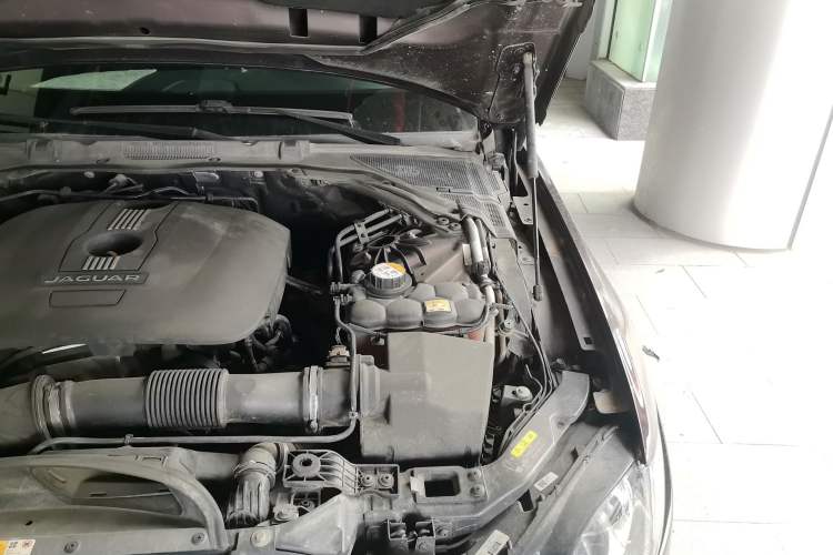 Used Jaguar XFL 2017 XFL 2.0T 200PS Elite Edition Engine Bay Left