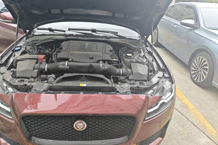 Used Jaguar XFL 2017 XFL 3.0 SC 340 PS Luxury Edition Engine Bay Left