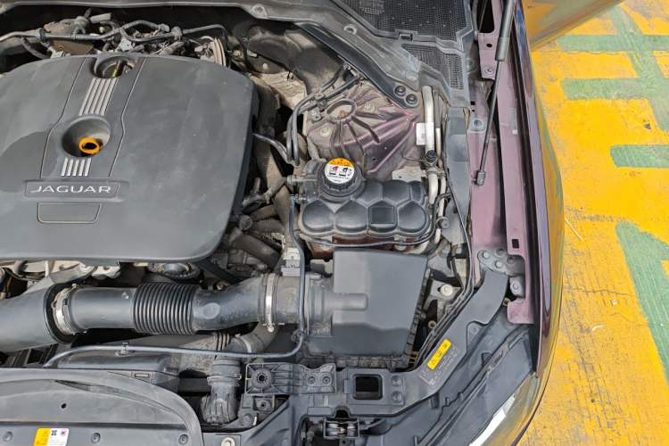 Used Jaguar XFL 2017 XFL 2.0T 200PS Luxury Edition Engine Bay Left