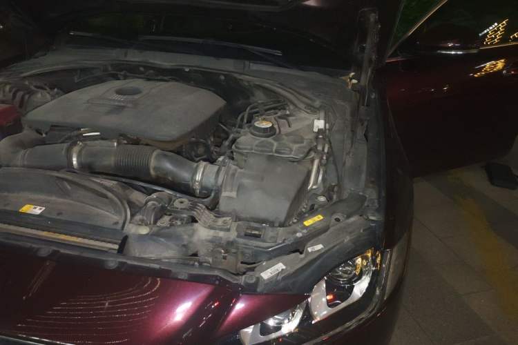 Used Jaguar XFL 2017 XFL 2.0T 240PS Premium Edition Engine Bay Left
