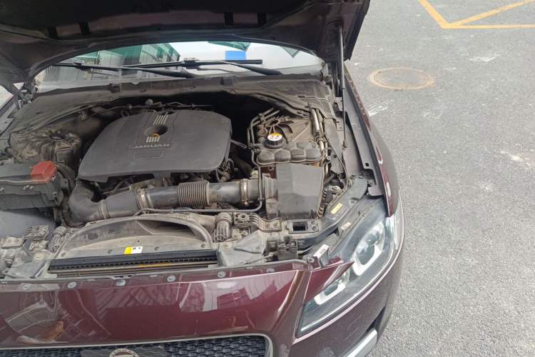 Used Jaguar XFL 2017 XFL 2.0T 240PS Premium Edition Engine Bay Left