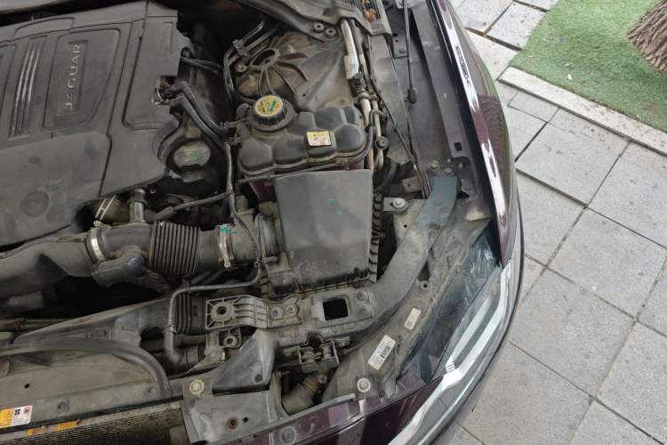 Used Jaguar XFL 2017 XFL 3.0 SC 340 PS Luxury Edition Engine Bay Left