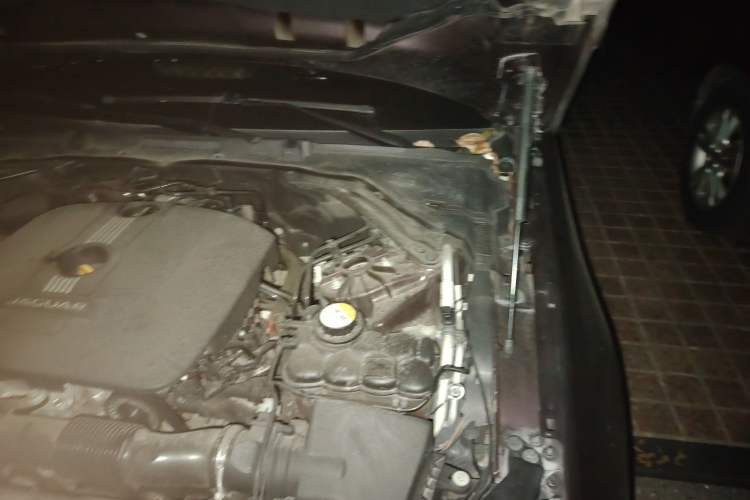 Used Jaguar XFL 2017 XFL 2.0T 200PS Windflower Edition Engine Bay Left