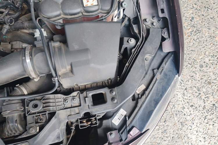Used Jaguar XFL 2017 XFL 2.0T 200PS Windflower Edition Engine Bay Left