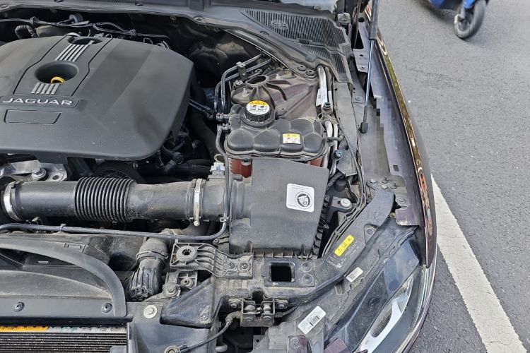 Used Jaguar XFL 2017 XFL 2.0T 240PS Luxury Edition Engine Bay Left