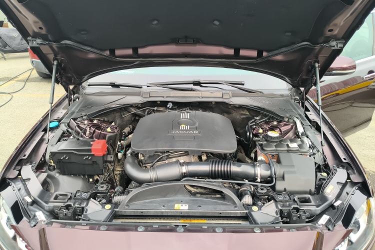 Used Jaguar XFL 2017 XFL 2.0T 240PS Premium Edition Engine Bay