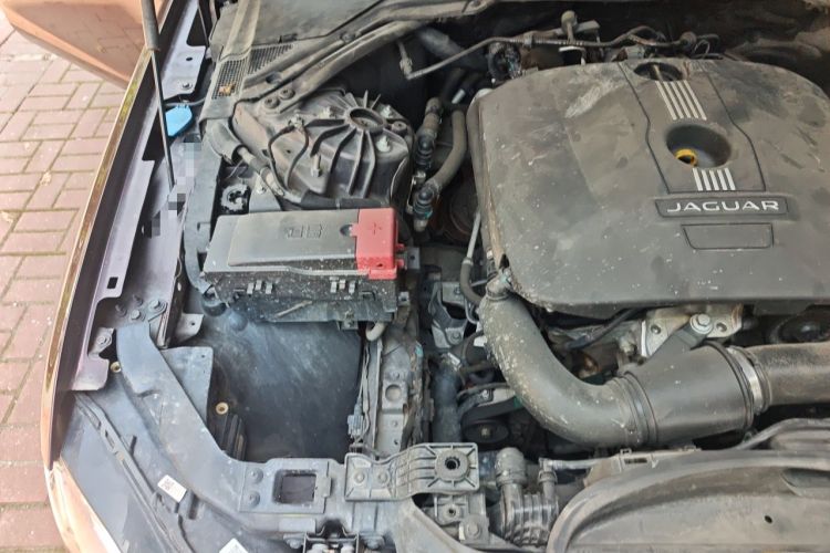 Used Jaguar XFL 2017 XFL 2.0T 200PS Windflower Edition Engine Bay Right