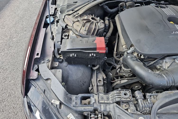 Used Jaguar XFL 2017 XFL 2.0T 240PS Luxury Edition Engine Bay Right